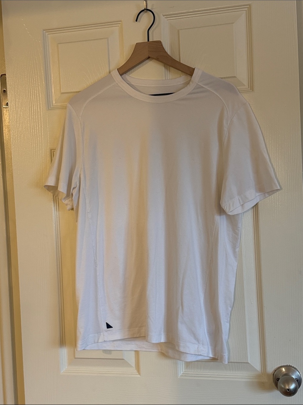 UNTUCKit White Short-Sleeve Crew Neck Tee